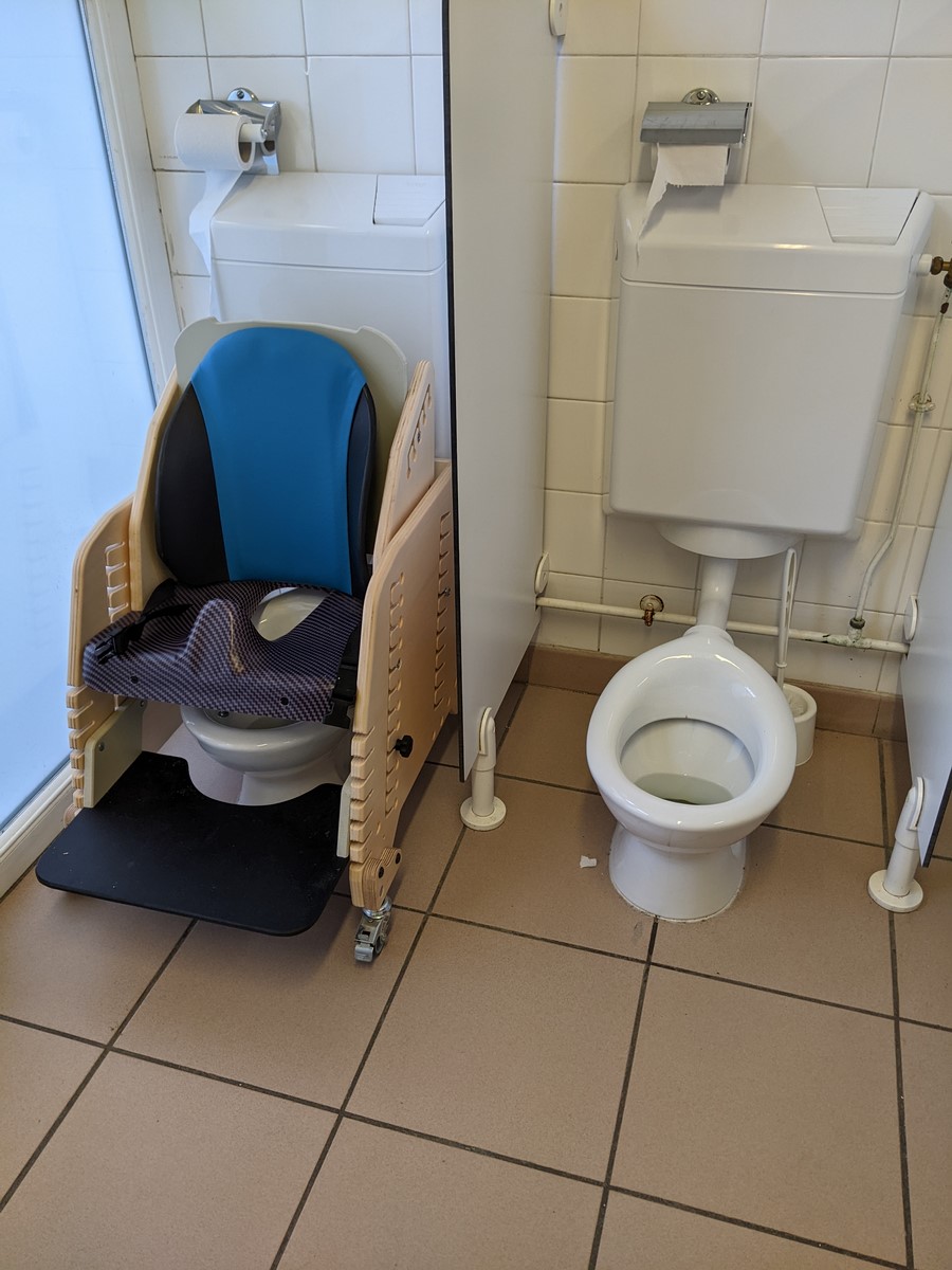 Le siège de WC Maternelle - Gabamousse - Mobilier adapté pour